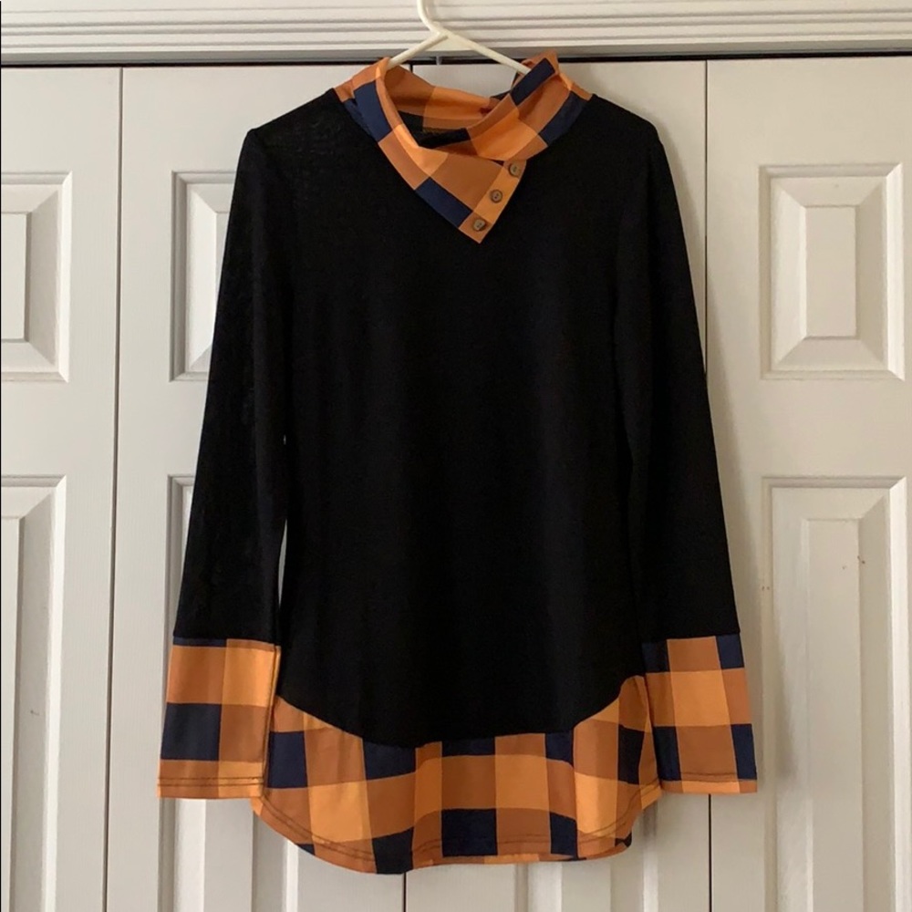 Lightweight, long sleeve blouse!